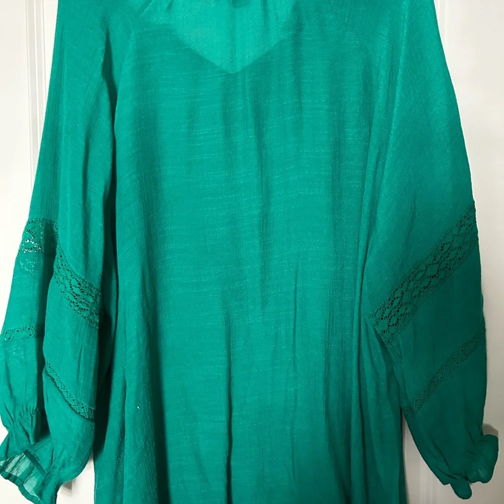 Top - Picture 2 of 2